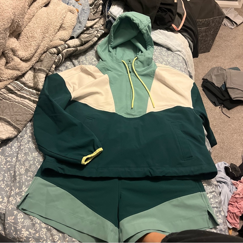 Old Navy windbreaker shorts set